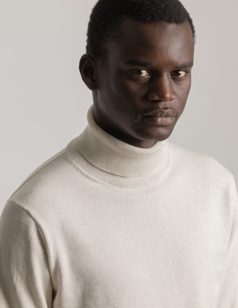 Suéter cuello tortuga para hombre 3